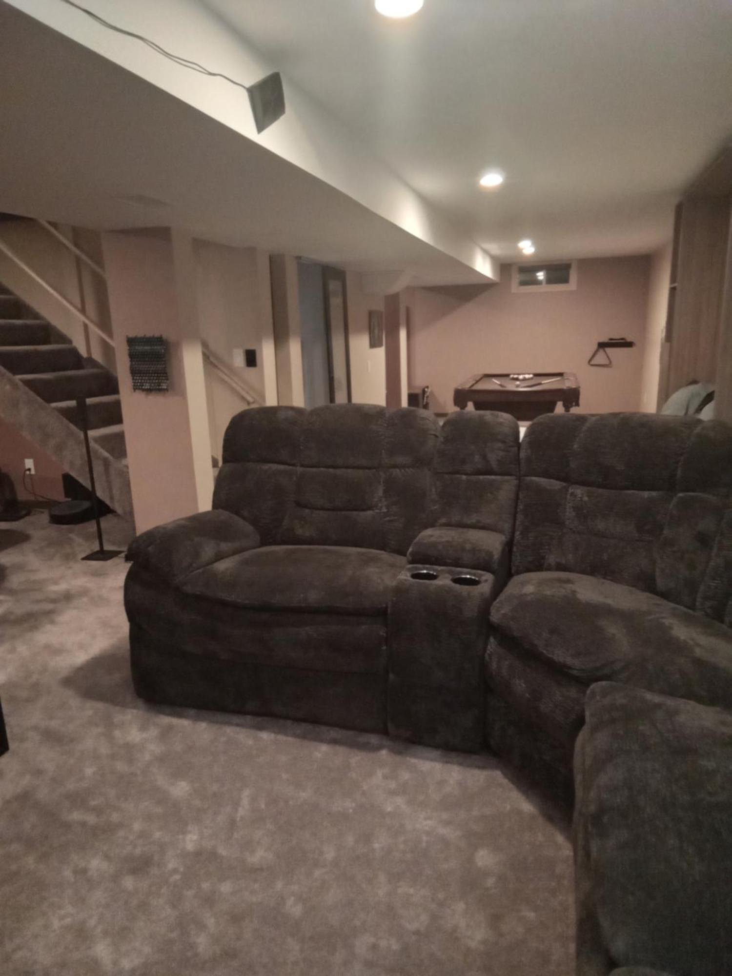 Super Suite With Sauna, Pool Table And Arcade Game Lansing Exteriör bild